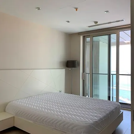 Flat For Rent In With Sea View, Pool, Gym Apartment Istanbul